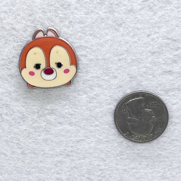 🔮‎ 5/$25 Disney Chip 'n' Dale - Dale Tsum Tsum Pin - Picture 2 of 2